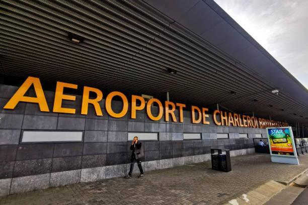 Station 64 A3 Bruxelles-Charleroi-Airport Apartment Exterior photo